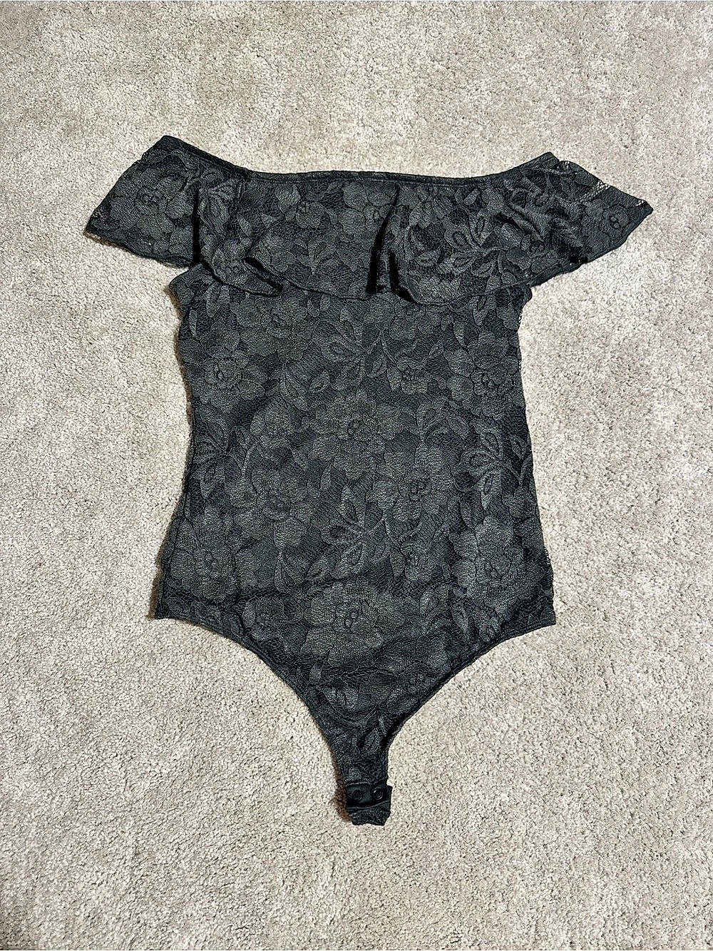 Express Floral Off-Shoulder Bodysuit in Black Size Medium